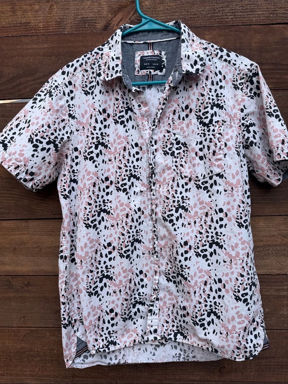 Men's Short-Sleeve Button-Down Shirt - Pink & Black Print